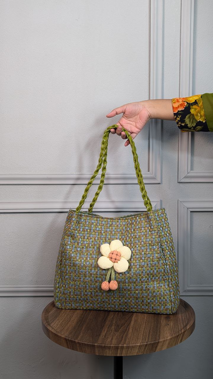 Attire Retro Tote bag