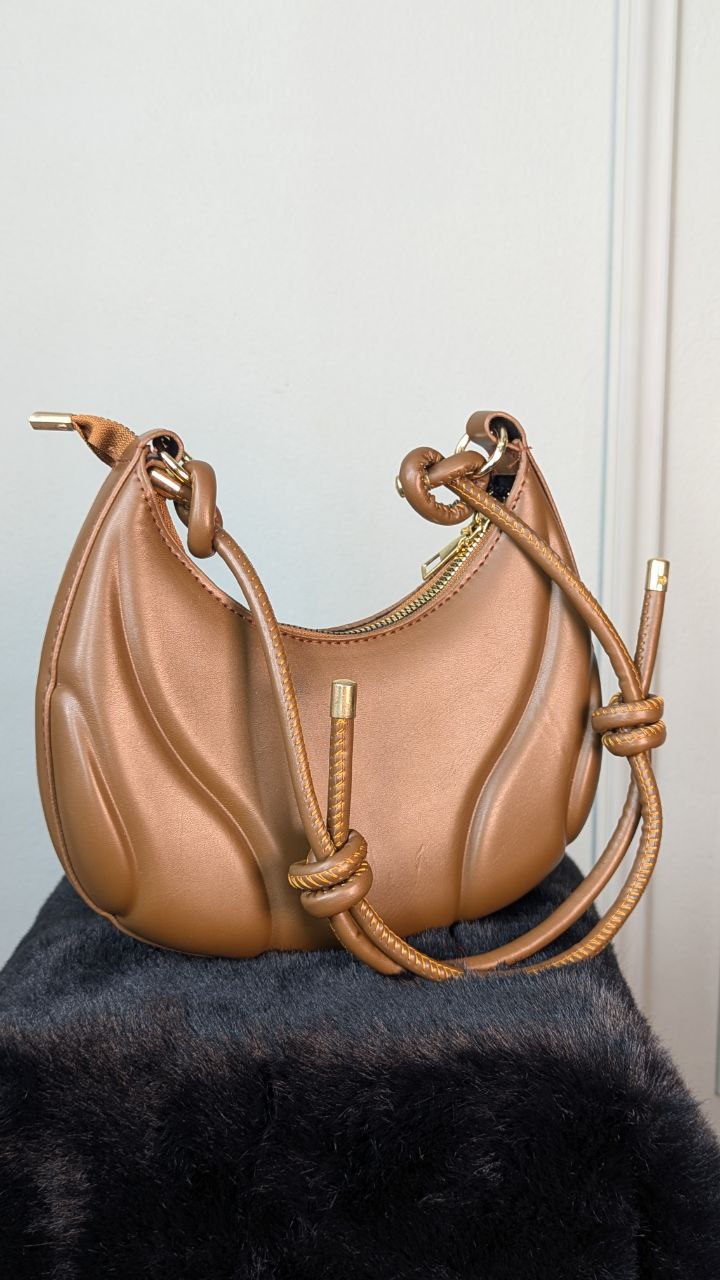 Attire Retro Moon bag