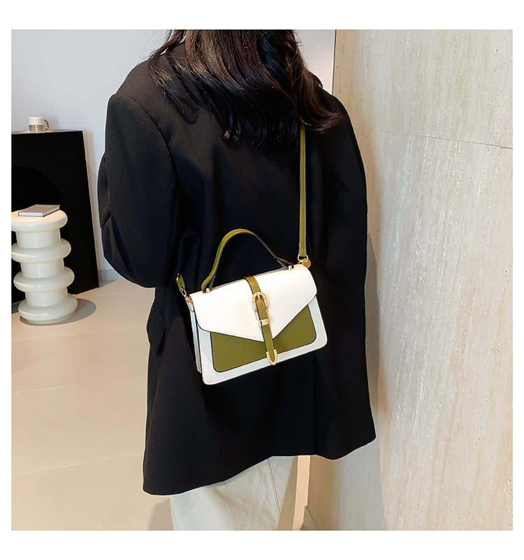 Classic Everyday Shoulder Bag – Adjustable Strap & Minimalist Design