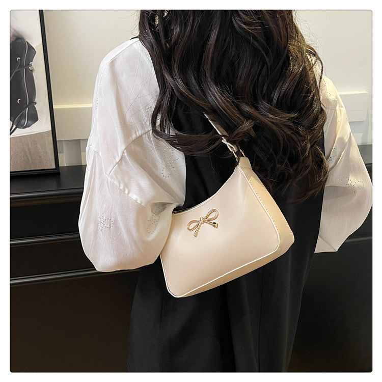 Classic Everyday Shoulder Bag – Adjustable Strap & Minimalist Design