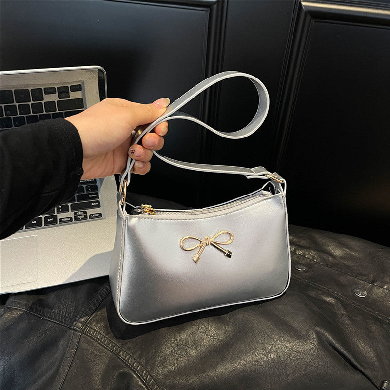 Classic Everyday Shoulder Bag – Adjustable Strap & Minimalist Design