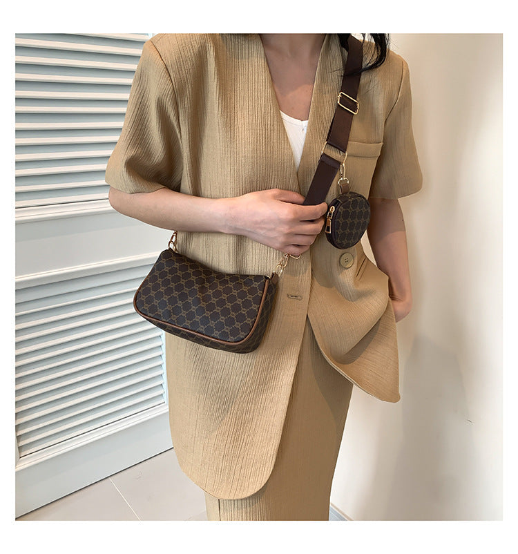 Trendy 2025 Tote Bag – Simple, Spacious & Stylish for Daily Use