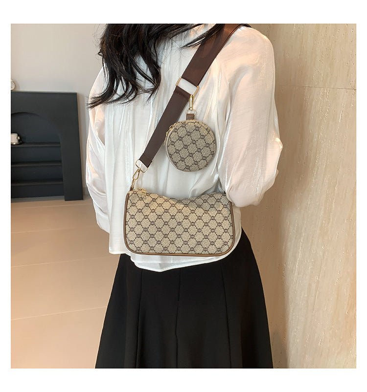 Trendy 2025 Tote Bag – Simple, Spacious & Stylish for Daily Use