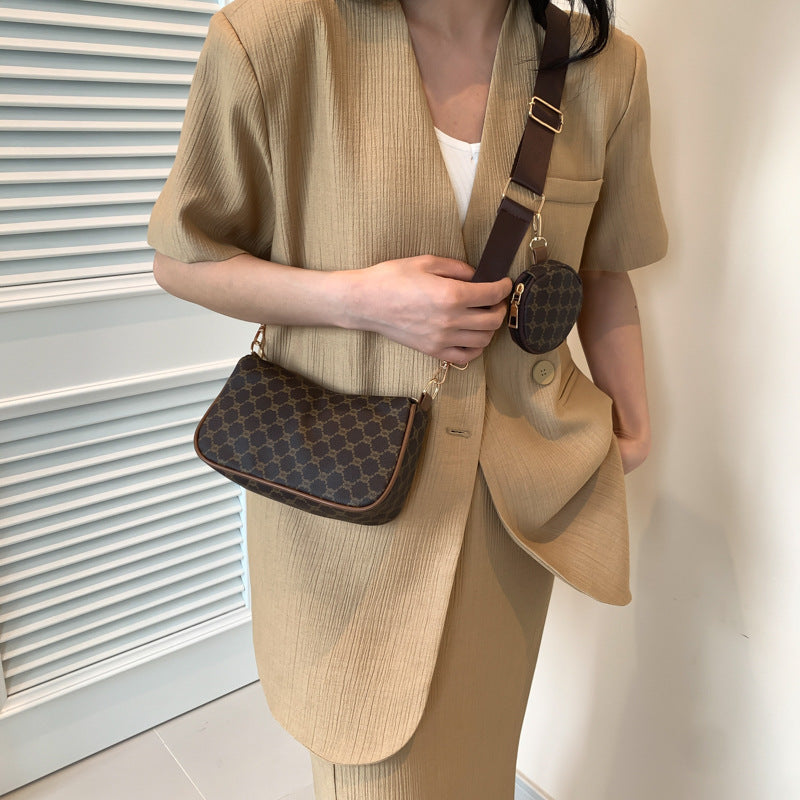 Trendy 2025 Tote Bag – Simple, Spacious & Stylish for Daily Use