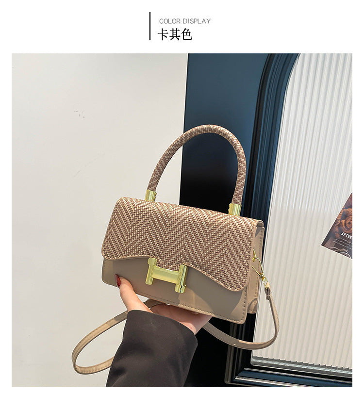 Classic Everyday Shoulder Bag – Adjustable Strap & Minimalist Design