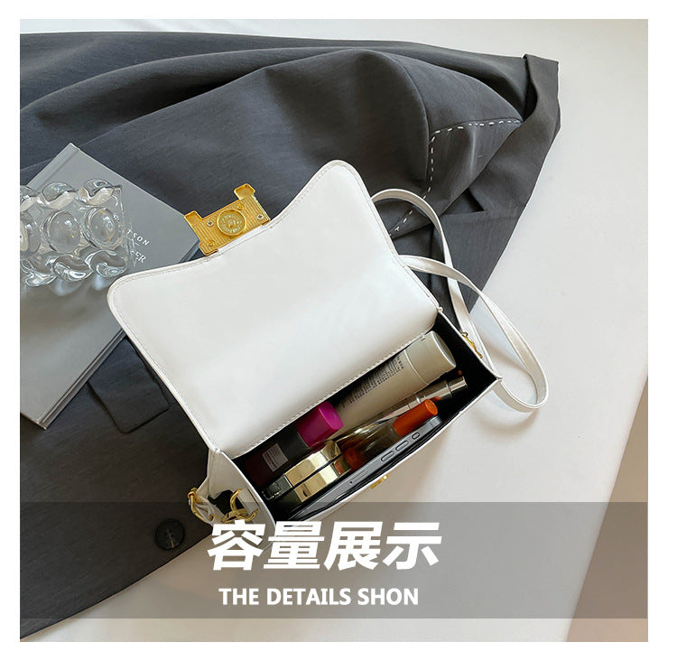 Classic Everyday Shoulder Bag – Adjustable Strap & Minimalist Design