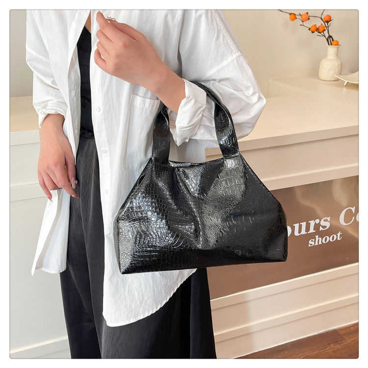 Classic Everyday Shoulder Bag – Adjustable Strap & Minimalist Design