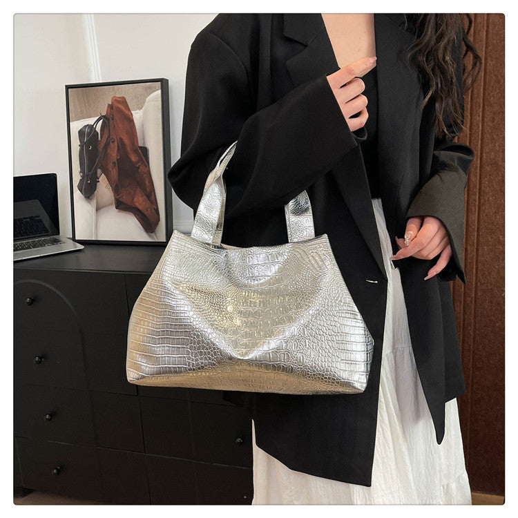 Classic Everyday Shoulder Bag – Adjustable Strap & Minimalist Design