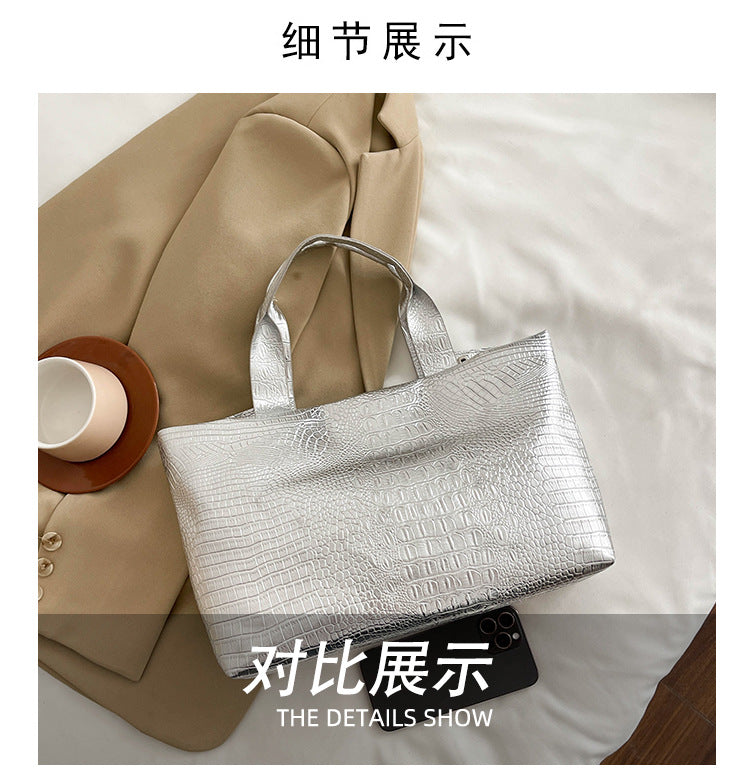 Classic Everyday Shoulder Bag – Adjustable Strap & Minimalist Design