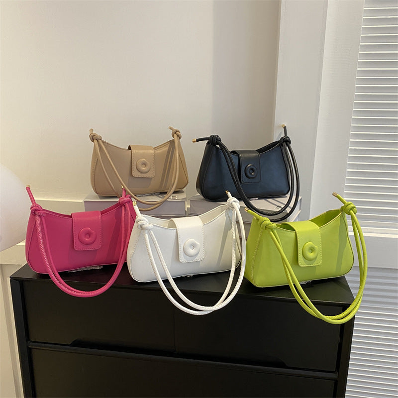 Classic Everyday Shoulder Bag – Adjustable Strap & Minimalist Design