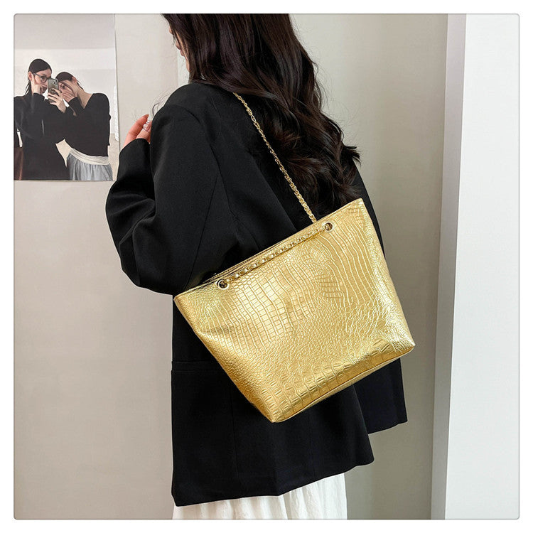 Classic Everyday Shoulder Bag – Adjustable Strap & Minimalist Design