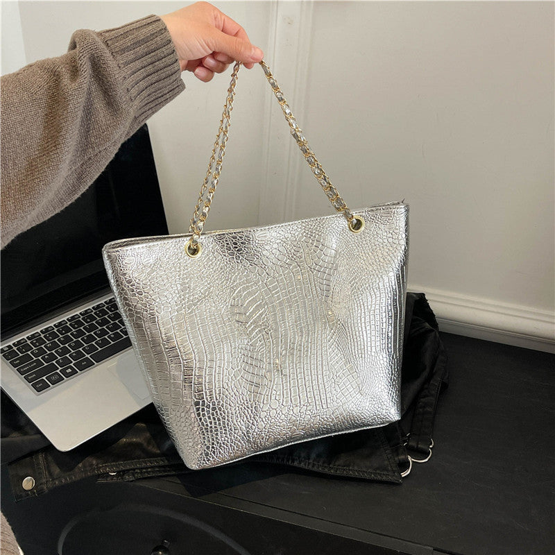 Classic Everyday Shoulder Bag – Adjustable Strap & Minimalist Design