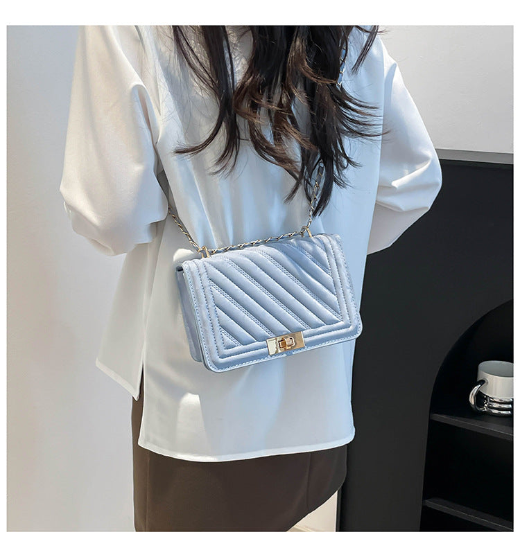 Classic Everyday Shoulder Bag – Adjustable Strap & Minimalist Design