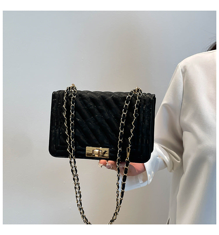Classic Everyday Shoulder Bag – Adjustable Strap & Minimalist Design