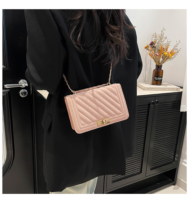 Classic Everyday Shoulder Bag – Adjustable Strap & Minimalist Design