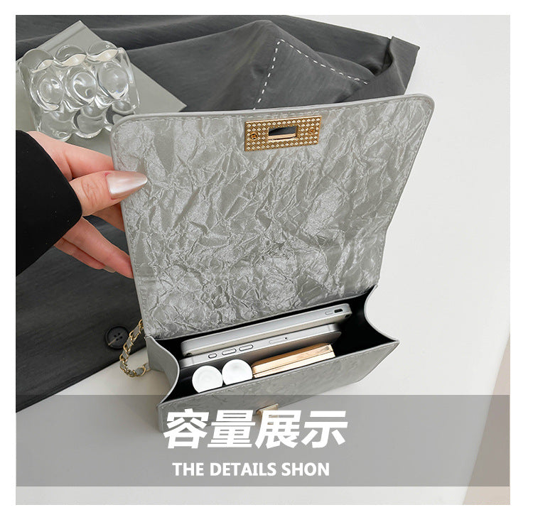 Classic Everyday Shoulder Bag – Adjustable Strap & Minimalist Design