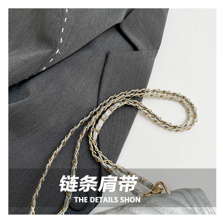 Classic Everyday Shoulder Bag – Adjustable Strap & Minimalist Design