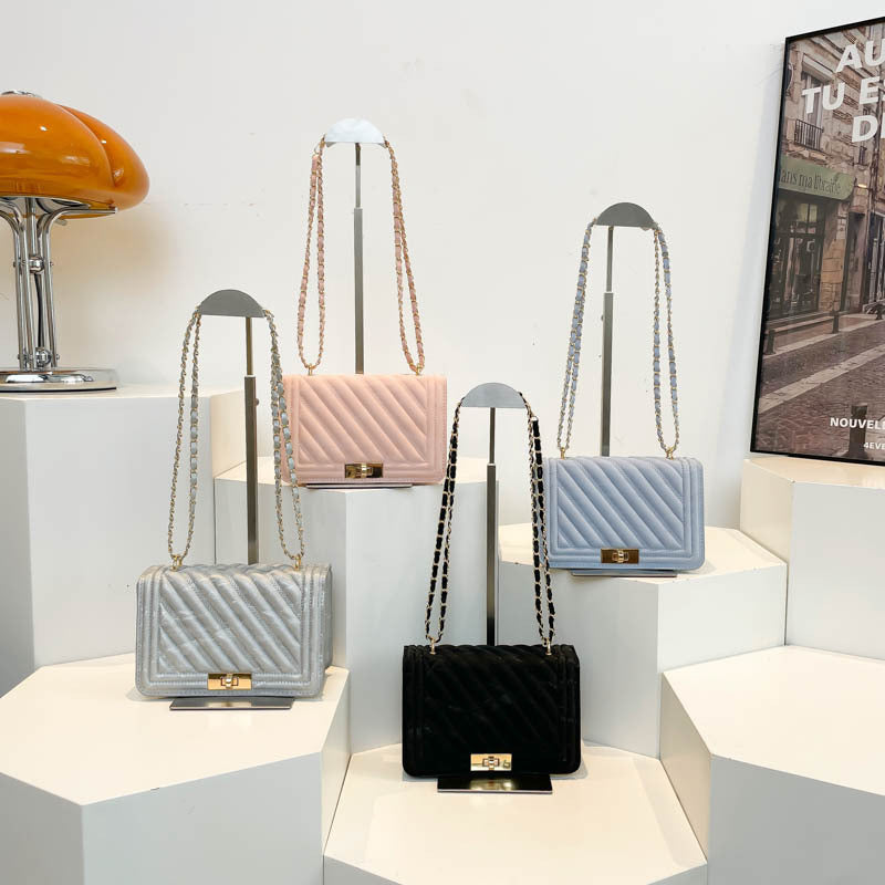 Classic Everyday Shoulder Bag – Adjustable Strap & Minimalist Design