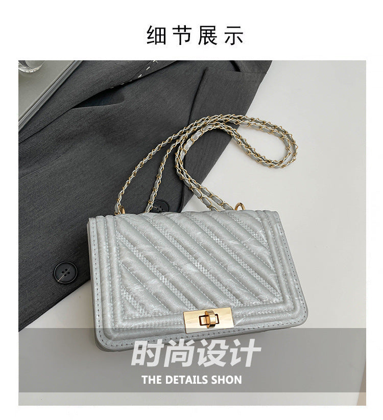 Classic Everyday Shoulder Bag – Adjustable Strap & Minimalist Design