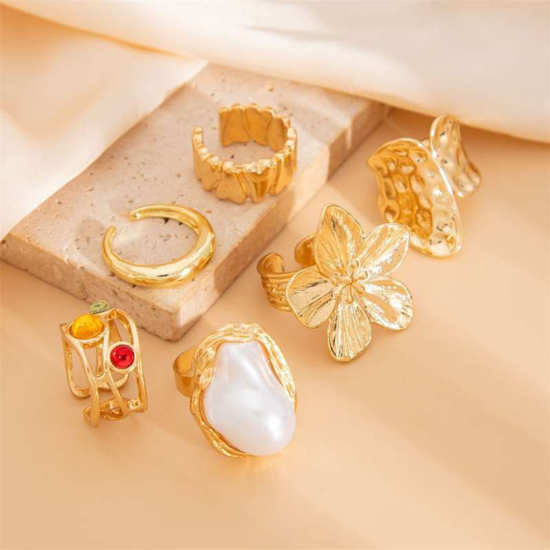 Pearl & Petal Ring Set