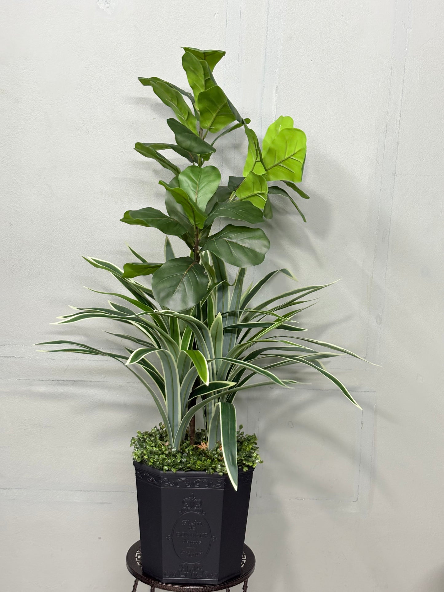 Long Spider Artificial + fiddle leaf Plant with Premium Planter – Perfect for Home & Office Decoration
