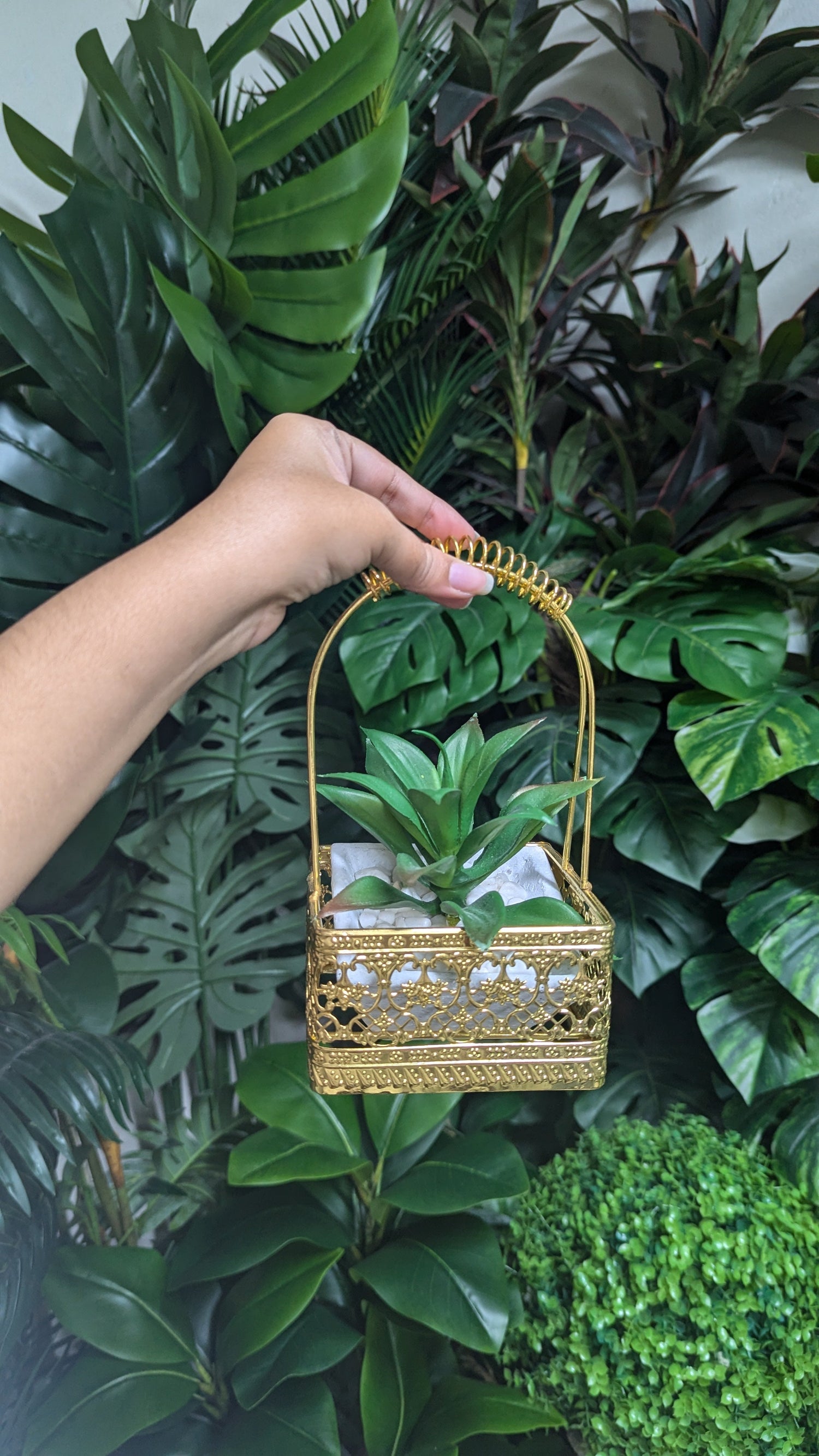 Showpieces & Artificial Décor 🏺 – Elevate Your Space