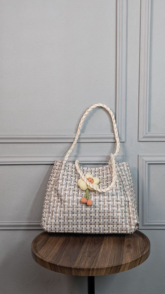 Attire Retro Tote bag