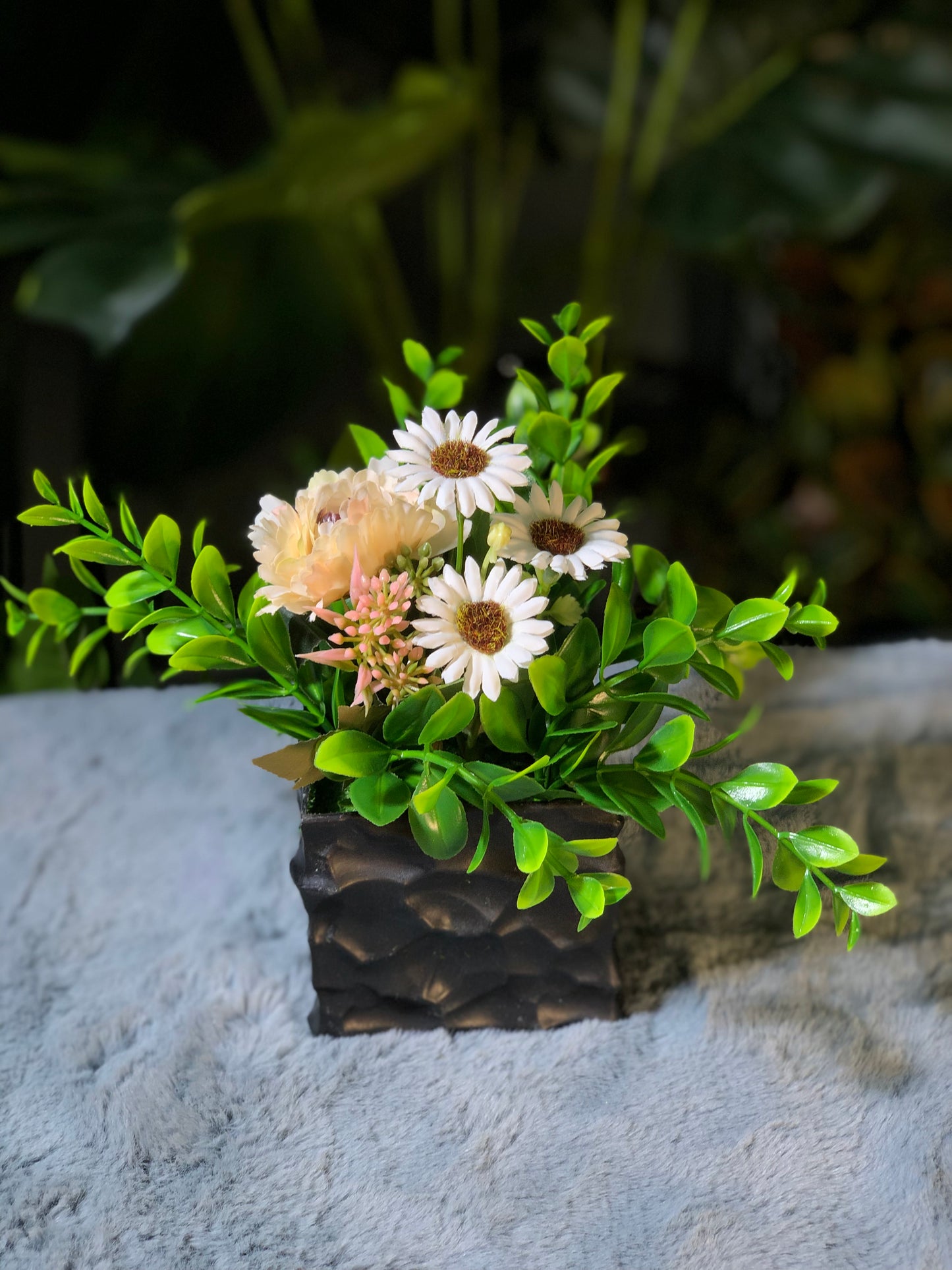 6 Pieces Flower Combo. 1200 Taka. Free Delivery.