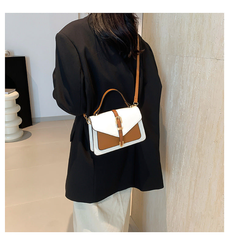 Classic Everyday Shoulder Bag – Adjustable Strap & Minimalist Design