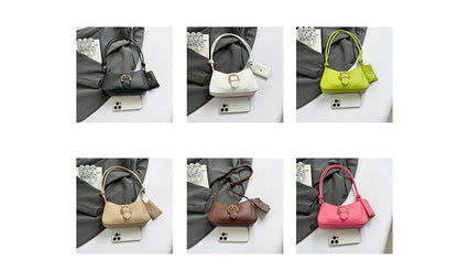 Classic Everyday Shoulder Bag – Adjustable Strap & Minimalist Design