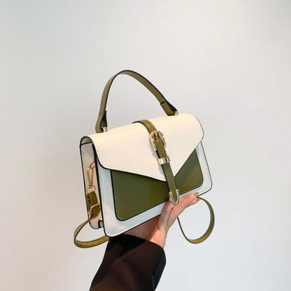 Classic Everyday Shoulder Bag – Adjustable Strap & Minimalist Design