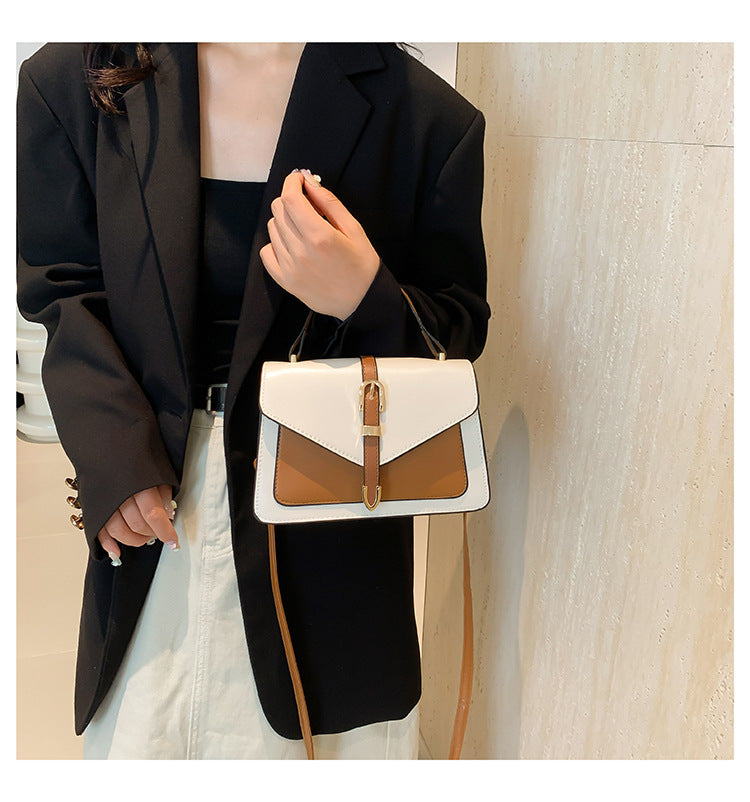Classic Everyday Shoulder Bag – Adjustable Strap & Minimalist Design