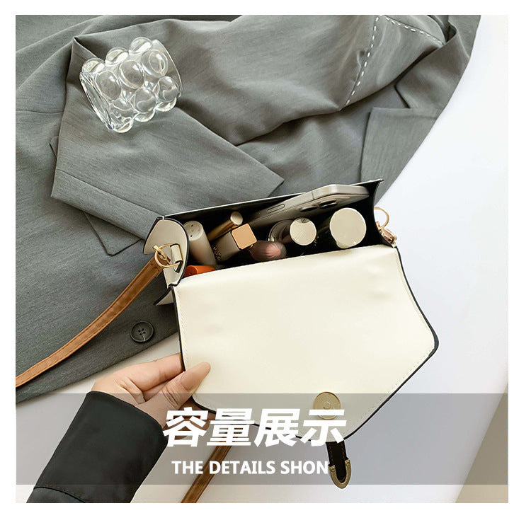 Classic Everyday Shoulder Bag – Adjustable Strap & Minimalist Design