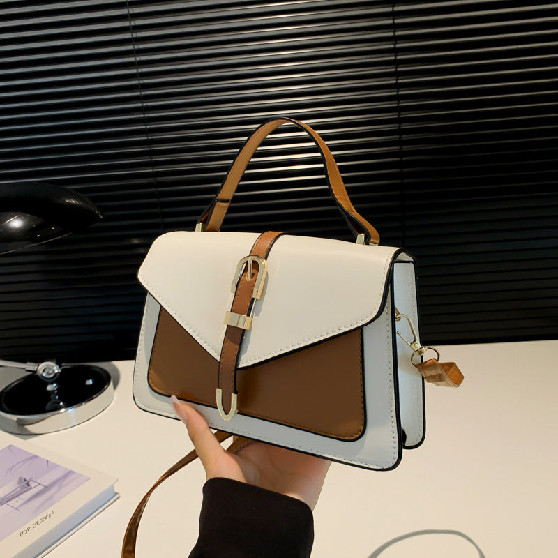 Classic Everyday Shoulder Bag – Adjustable Strap & Minimalist Design