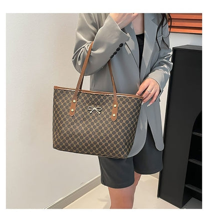 Classic Everyday Shoulder Bag – Adjustable Strap & Minimalist Design