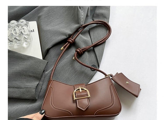 Classic Everyday Shoulder Bag – Adjustable Strap & Minimalist Design