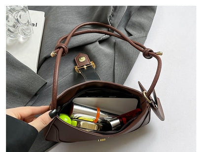 Classic Everyday Shoulder Bag – Adjustable Strap & Minimalist Design