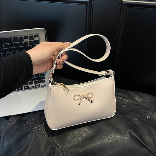 Classic Everyday Shoulder Bag – Adjustable Strap & Minimalist Design