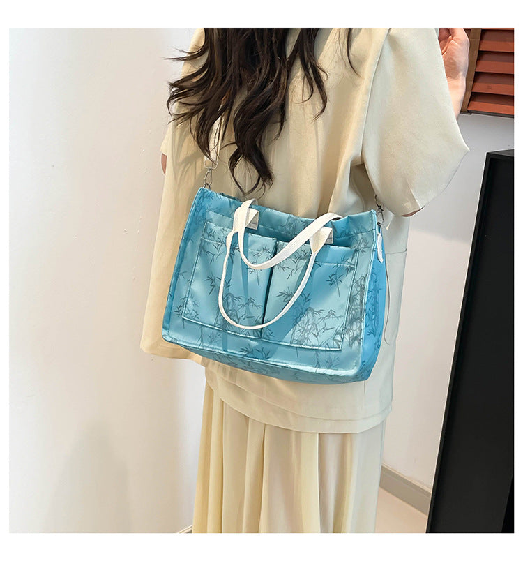 Classic Everyday Shoulder Bag – Adjustable Strap & Minimalist Design