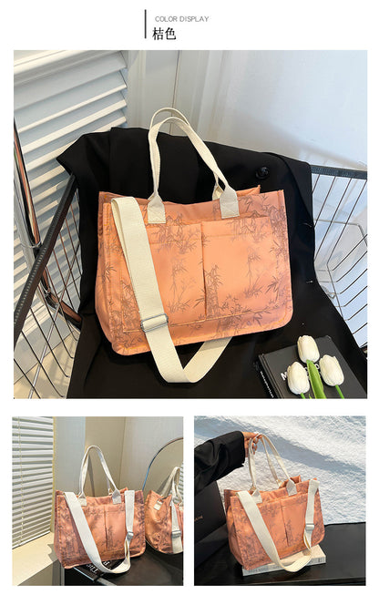 Classic Everyday Shoulder Bag – Adjustable Strap & Minimalist Design