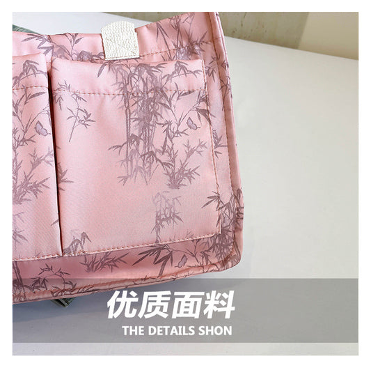 Classic Everyday Shoulder Bag – Adjustable Strap & Minimalist Design