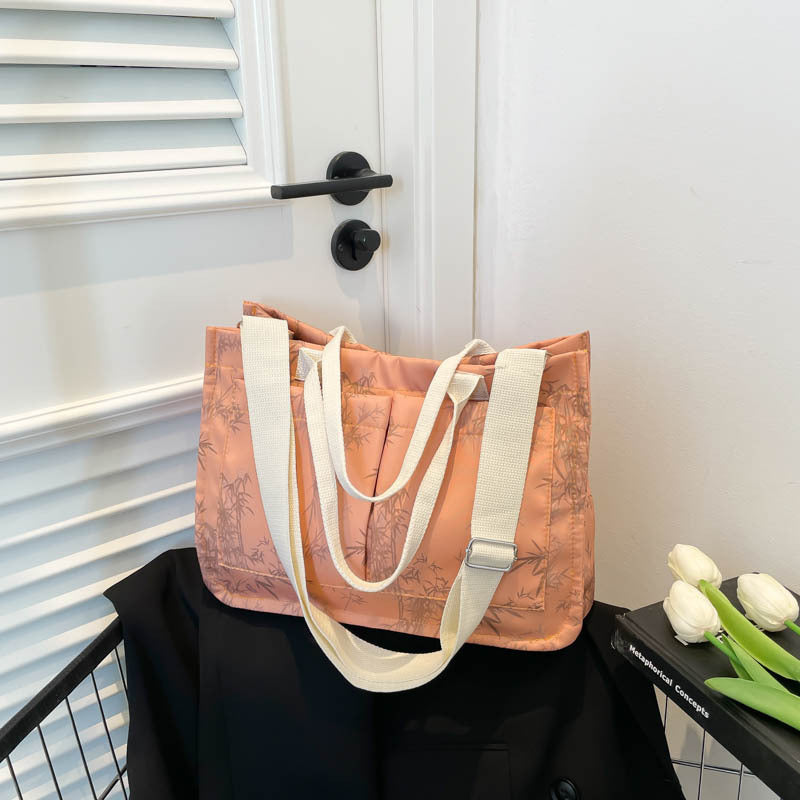 Classic Everyday Shoulder Bag – Adjustable Strap & Minimalist Design