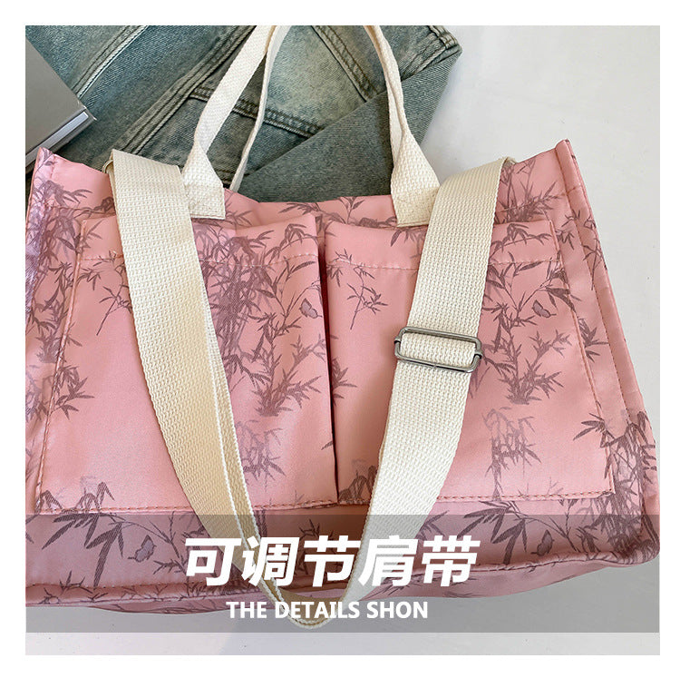 Classic Everyday Shoulder Bag – Adjustable Strap & Minimalist Design
