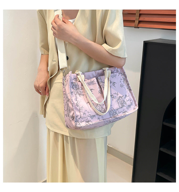 Classic Everyday Shoulder Bag – Adjustable Strap & Minimalist Design