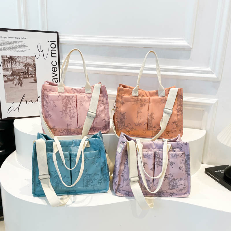 Classic Everyday Shoulder Bag – Adjustable Strap & Minimalist Design