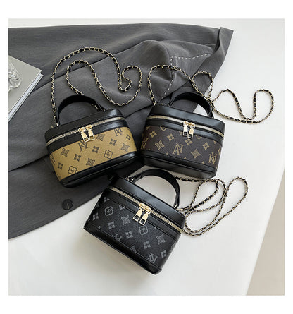 Classic Everyday Shoulder Bag – Adjustable Strap & Minimalist Design