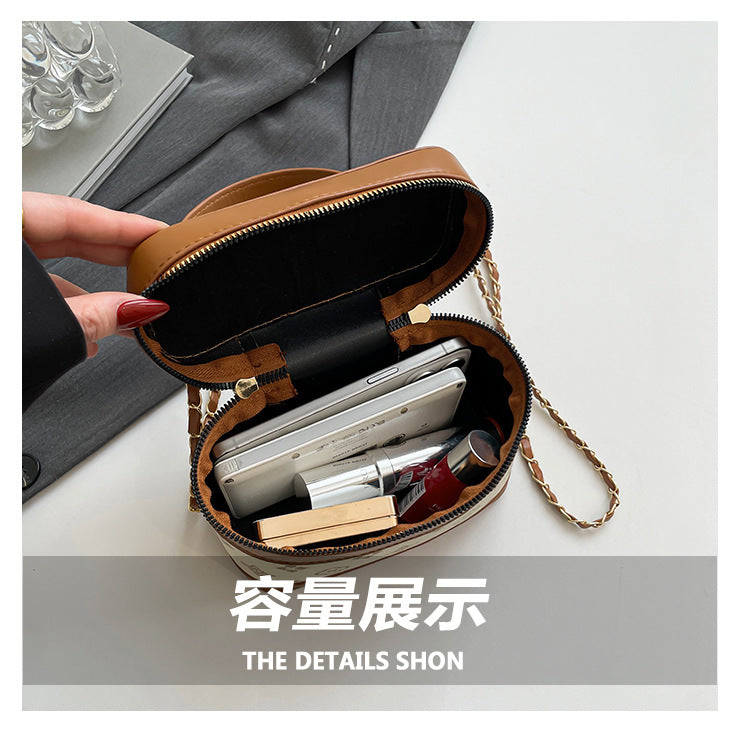 Classic Everyday Shoulder Bag – Adjustable Strap & Minimalist Design