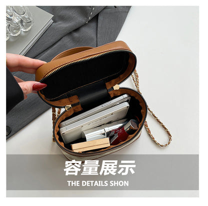 Classic Everyday Shoulder Bag – Adjustable Strap & Minimalist Design