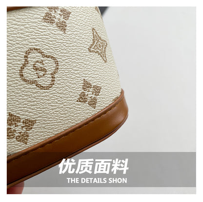 Classic Everyday Shoulder Bag – Adjustable Strap & Minimalist Design
