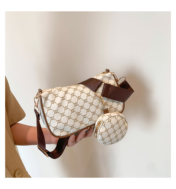 Trendy 2025 Tote Bag – Simple, Spacious & Stylish for Daily Use